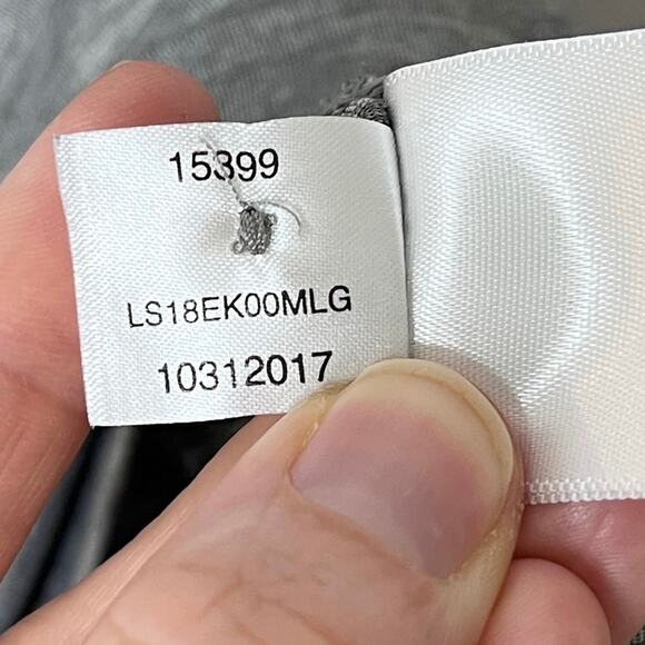 Peter Millar Men's Golf Polo Shirt L Heather Gray Short Sleeve Sport 1/4 Button - Picture 9 of 9